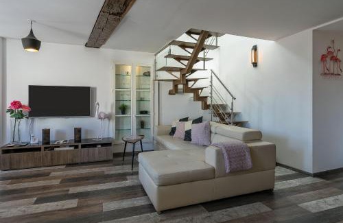 Metz-Centre – Ancienne Ville Apartment | Family-Friendly UnSejourAmetz-fr Meublés in Ossons