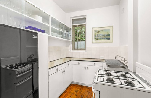 Randwick Apartment | Ideal Stay at The Spot: Beach, Shops & Family-Friendly Amenities