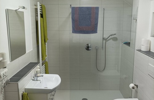 Glandorf House | Relaxing Unter den Eichen: Renovated & Cozy Retreat
