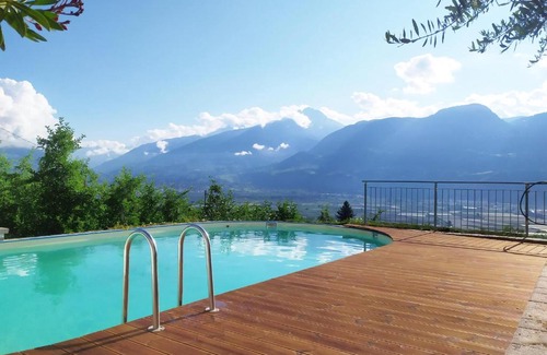 Cermes Apartment | Discover the Comfort of Unterbrunnerhof with Pool & Breakfast
