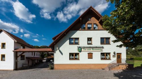 Neuenhof Apartment | Cozy Monteur- und Ferienwohnung Ela with Hot Tub & Breakfast