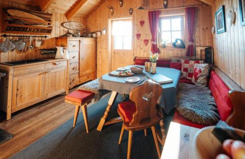 Arriach Ski Chalet | Experience Unterkircher Chalet: 4-Star Retreat with Dining