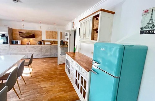 Region Hannover District Apartment | Family-Friendly Retreat with Garden Near Scenic Lake