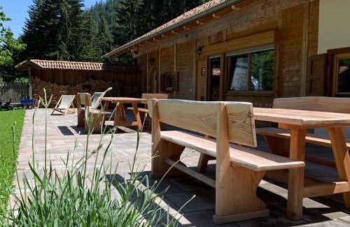 Senale San Felice Apartment | Pet-Friendly Comfort at Unterurban DIE ZWEI - Rated 9.9/10