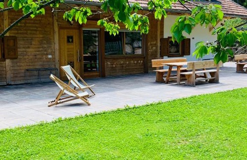 Senale San Felice Apartment | Pet-Friendly Comfort at Unterurban DIE ZWEI - Rated 9.9/10