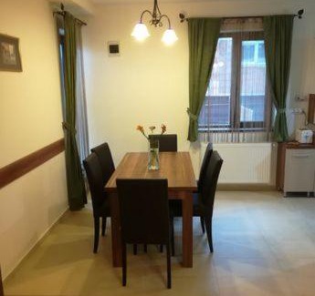 Cluj-Napoca Apartment | Guest Rated 10/10: Untold 2024 - Garden Apartment for Groups