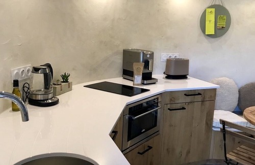 Oppede Apartment | Unique Dovecote Retreat in Luberon with Hot Tub Access