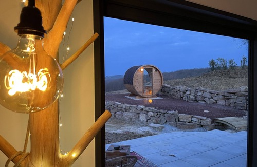 Grazac Apartment | Unique Hotel Retreat with Nordic Bath & Panoramic Sauna