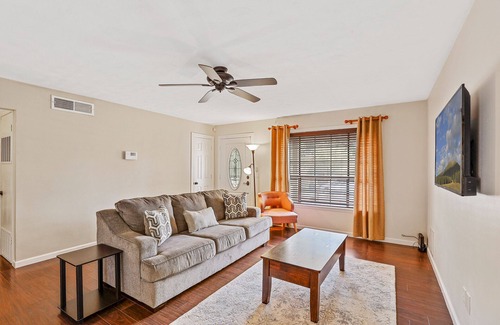 Flagstaff Cabin | Relax at Pinecone Manor: Pool, Breakfast & Family Fun!