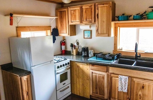 Fairbanks Cabin | Serene Hillside Cabin with Breathtaking Aurora Views