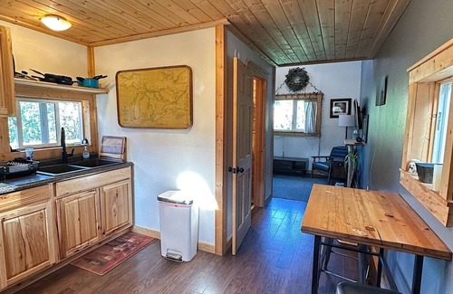 Fairbanks Cabin | Serene Hillside Cabin with Breathtaking Aurora Views