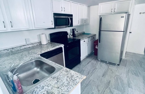 Atlanta House | Relax & Discover at Downtown ATL's Retro Bungalow