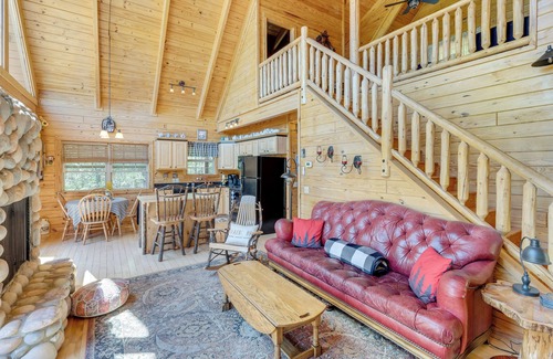Unaka Cabin | Wanderlust Cabin: Cozy Retreat with Mountain Views