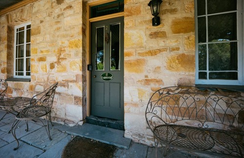 Mintaro Cottage | Relax in Our Cozy 2 BR Spa Cottage at Mintaro Hideaway