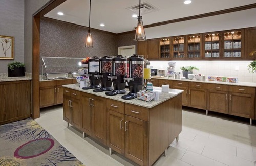 Kutzky Park House | Relax in Comfort: 3 Units with Kitchen & Pet Friendly!