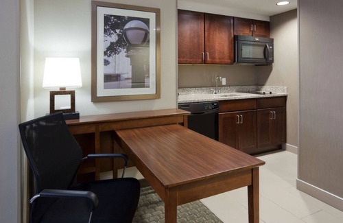 Kutzky Park House | Relax in Comfort: 3 Units with Kitchen & Pet Friendly!