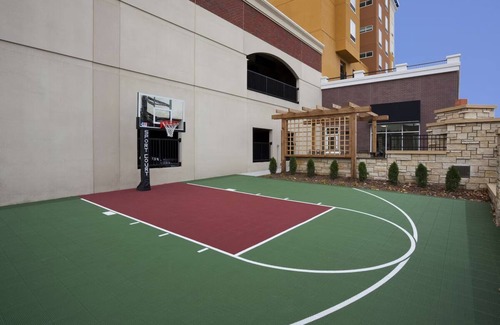 Kutzky Park House | Relax in Comfort: 3 Units with Kitchen & Pet Friendly!