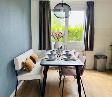 Makkum House | Relax and Unwind at Our Family-Friendly Retreat