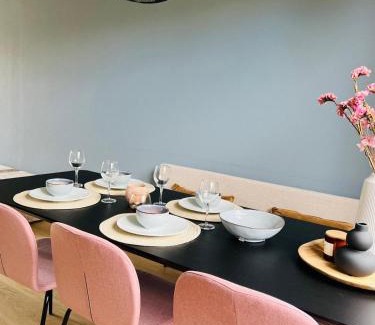 Makkum House | Relax and Unwind at Our Family-Friendly Retreat