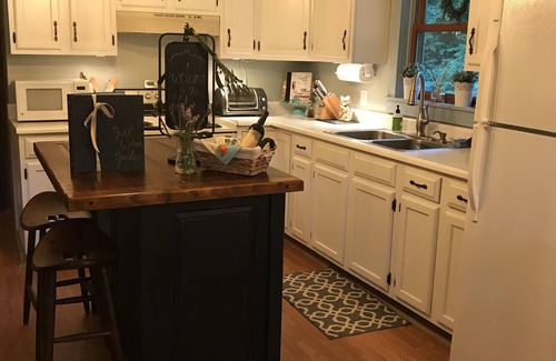 Whitehall House | Experience Serenity at Hills Pond: Guest Rated 10/10