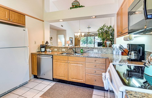 Arcadian Shores Condo | Unwind Poolside & Walk to Ocean! Myrtle Beach Unit