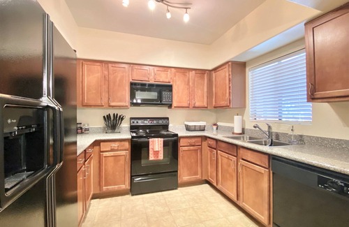 North Scottsdale Condo | Relax in Comfort: King Bed, Pool & Hot Tub Await You