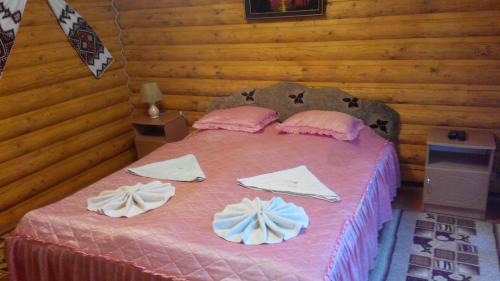 Karpaty Cabin | Top-Rated Uoksany: Family-Friendly with Hot Tub & Kitchen
