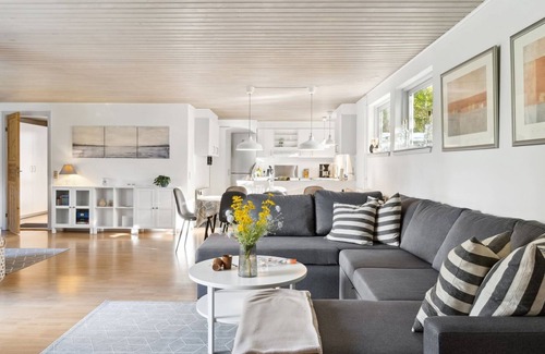 Udsholt House | Cozy Uolevi Retreat - Ocean View & Spa Just 1.3km from Sea