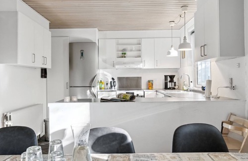 Udsholt House | Cozy Uolevi Retreat - Ocean View & Spa Just 1.3km from Sea