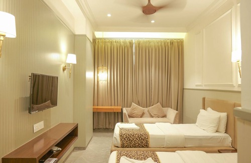 Amravati Hotel | Cozy Up And Above: Breakfast Included & Family Friendly