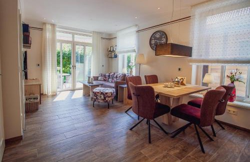 Upleward Apartment | Pet-Friendly Retreat: Up Besöök - Magnolie with Sauna