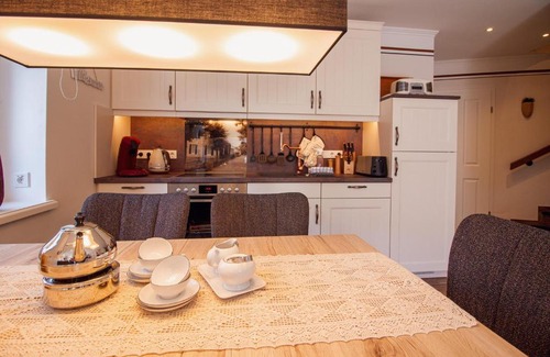 Upleward Apartment | Child-Friendly Retreat at Up Besöök - Sanddorn with Sauna