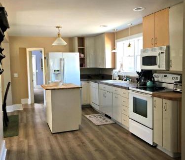 St Ignace House | Welcoming UP Cottage: Family & Pet Friendly Retreat