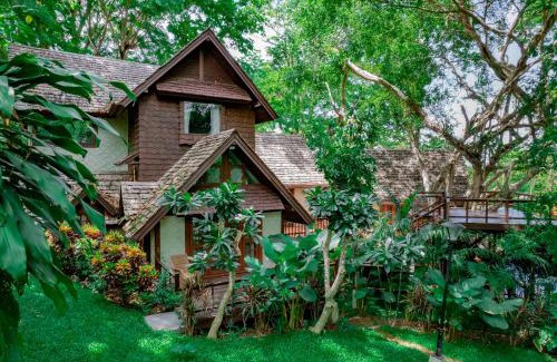 Mae Rim Villa | Inviting Up Hill Villa Mae Rim with Oceanfront Pool Access