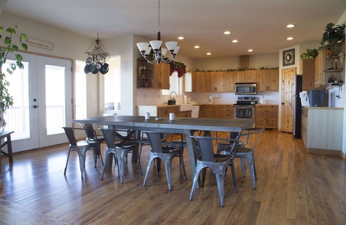 Kanab House | Spacious 6-Bedroom Home in Scenic Kanab - Top-Rated Stay