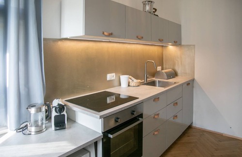 Nonntal Villa | Spacious Retreat for 16 with BBQ, Bikes & Ski Access