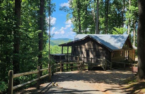 Blue Ridge House | Exceptional Getaway at Up, Up and Away - Pet Friendly Bliss