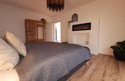 Emden Apartment | Newly Renovated Up Wulkje21 with Pet-Friendly Amenities