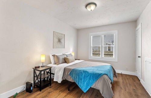 Manitowoc Apartment | Inviting Lower Apt Near Maritime Museum in Manitowoc
