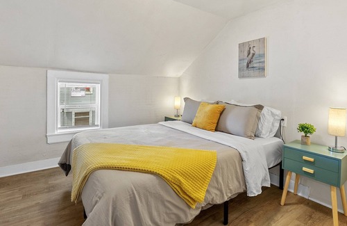 Manitowoc Apartment | Trendy Upper Apt - Steps from Maritime Museum Manitowoc