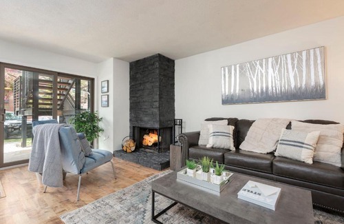 Aspen House | Central 1 BR in Aspen - Explore the Best of the City!