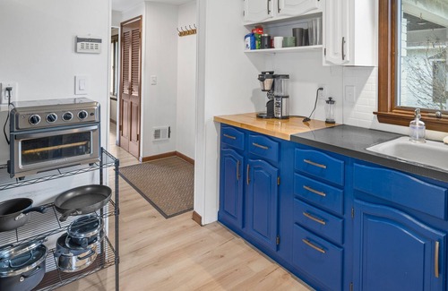 Pickerington House | Updated 1940s Ranch on 9 Acres with Pond