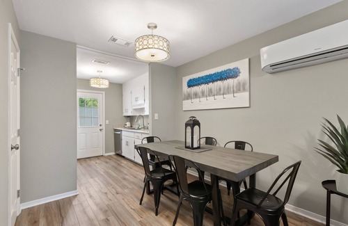 Northeast Pensacola House | Dog-Friendly Escape with Fenced Yard and Top Ratings
