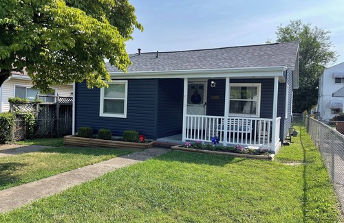 Huntington House | Pet Friendly 2BR Retreat with Ocean View in Huntington, WV
