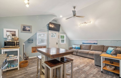 Surf City House | Cozy Surf City Retreat - Steps Away from the Beach!