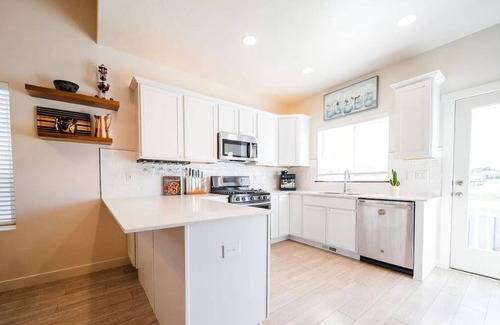 Magna House | Updated 3 bed 2 bath with easy access to SLC & ski resorts. Pet friendly!