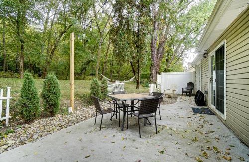 Loveland House | Updated 3bd Cottage on Bike Trail with River Access