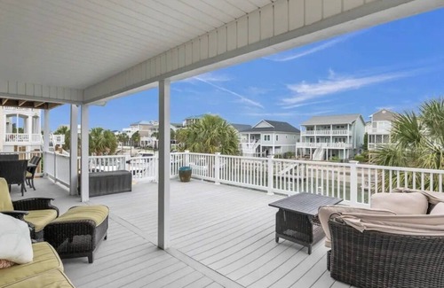 Ocean Isle Beach House | Updated 5 BR Canal Home, Short Walk To Beach!