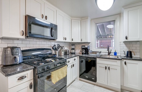 Nauck House | Comfortable Arlington Townhome - 5 Mi to National Mall