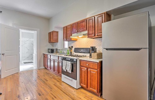 Constable Hook House | Convenient Bayonne Townhome Just 11 Miles from NYC!